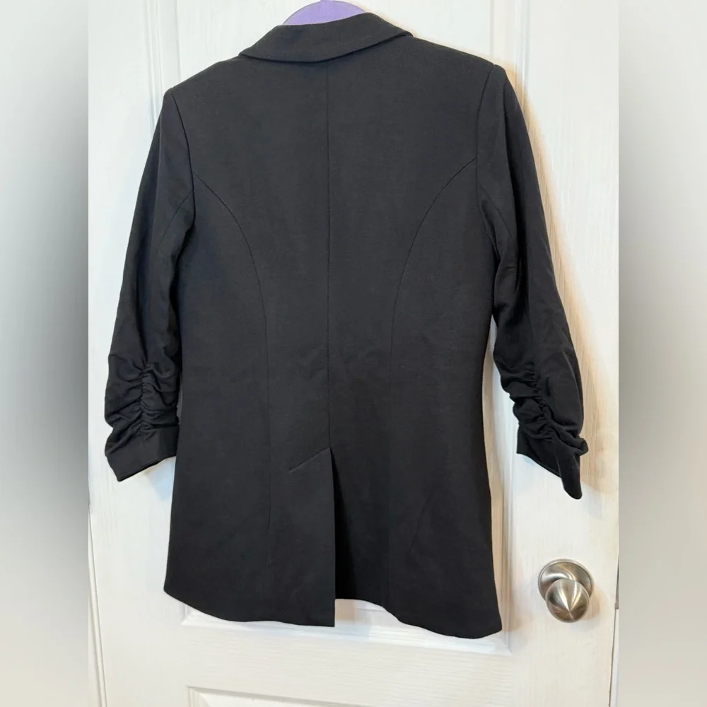 Gibson Elegant Black Outerwear - Picture 4 of 5